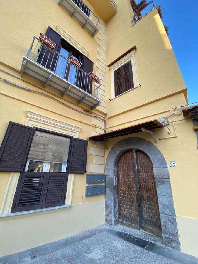 Vesuvio House Appartamento Indipendente E Centrale Сант'Анджелло Экстерьер фото