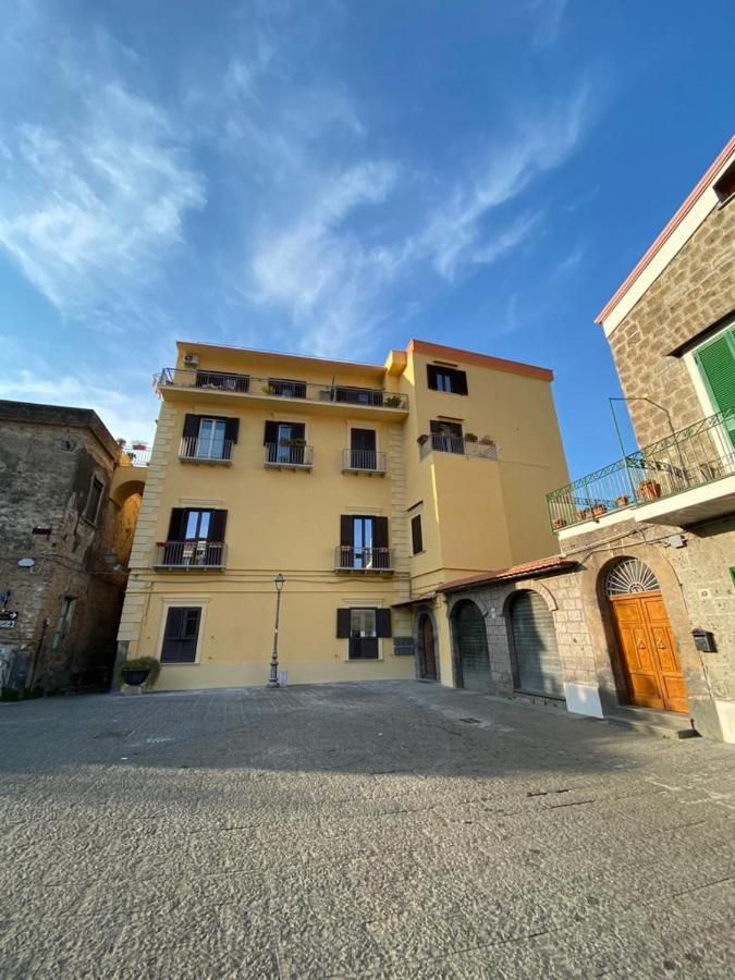 Vesuvio House Appartamento Indipendente E Centrale Сант'Анджелло Экстерьер фото