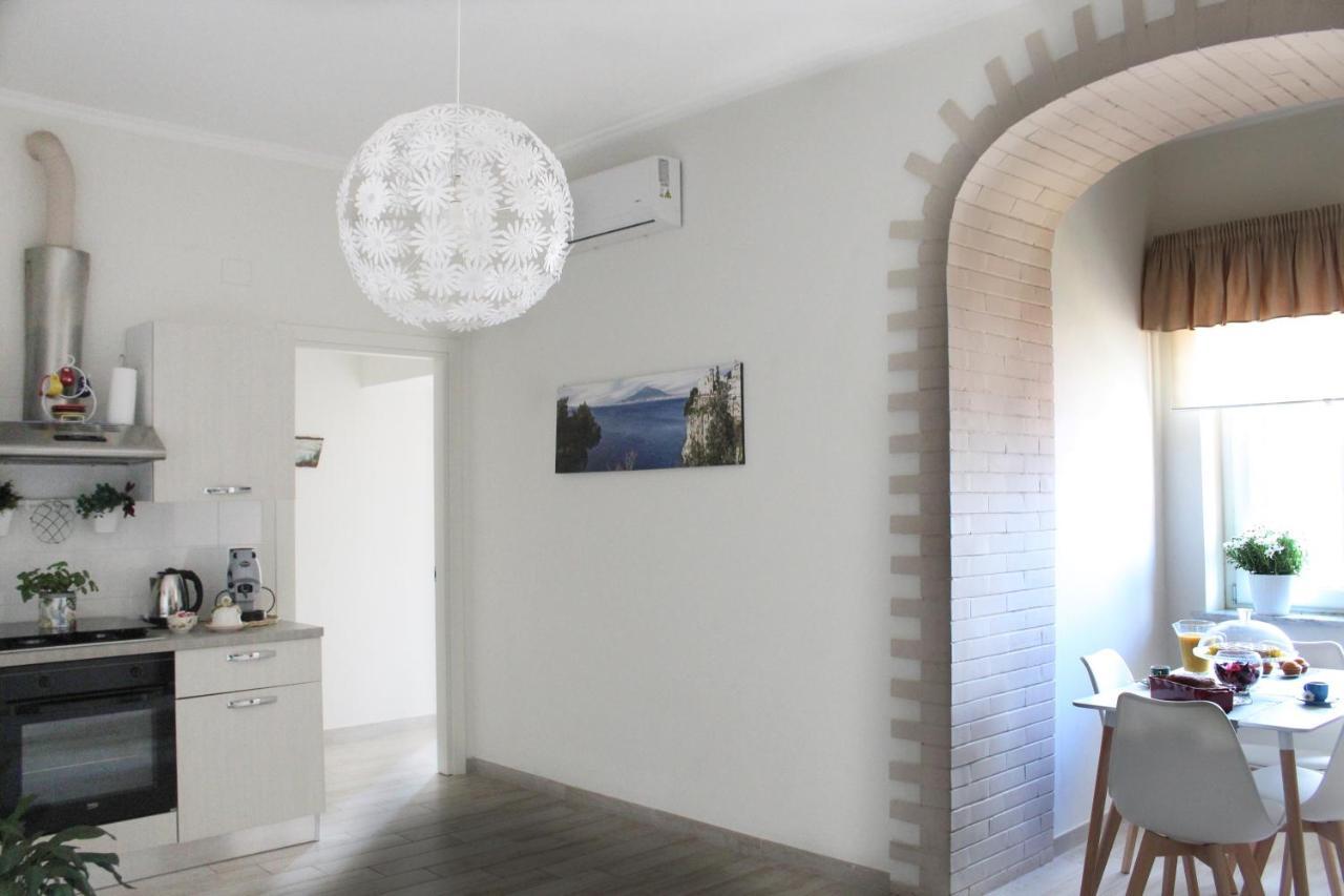 Vesuvio House Appartamento Indipendente E Centrale Сант'Анджелло Экстерьер фото